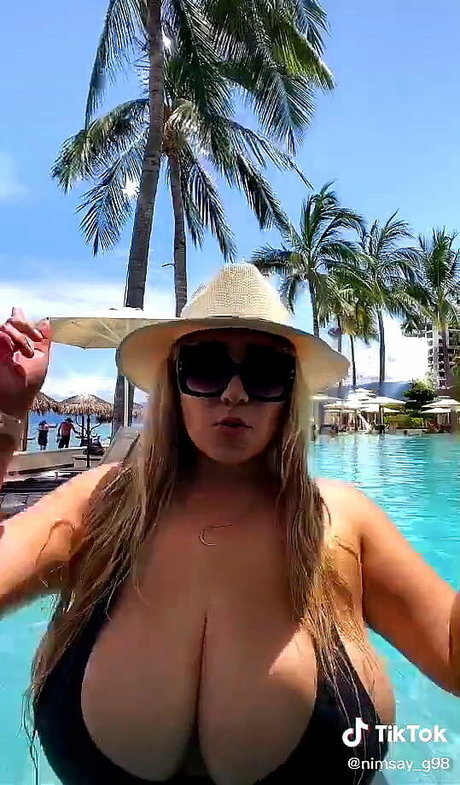 Jazmin Gurrola modèle adulte collection