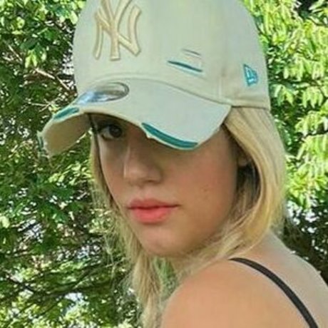 Julia Beatriz_ modèle nu photo