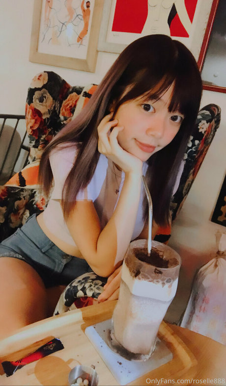 chatte parfaite onlyfans sexy érotique des photos