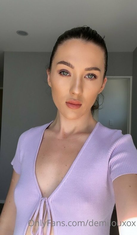 demilouxox actrice de grande qualité des photos