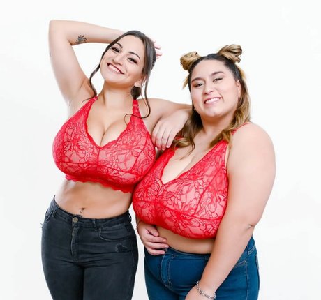 Agustina Guz modèle hd collection