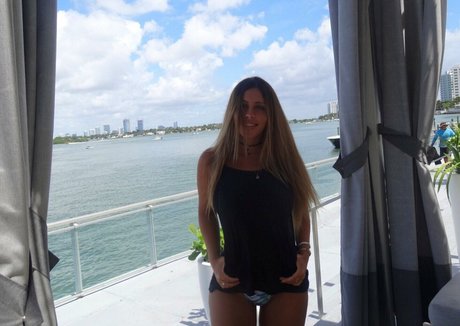 Tami Bar belle star du porno galeries