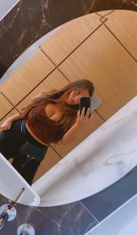 Tami Bar modèle de haute qualité photos