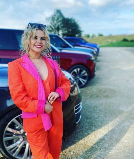 Saoirse Monica Jackson modèles nus galeries