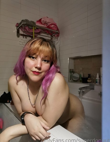 superdonutfree actrice exclusive images