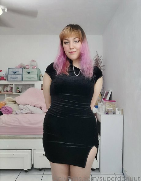 superdonutfree modèle sexy galeries