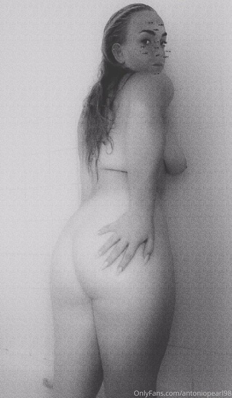 antoniopearl98 modèle sexy archive