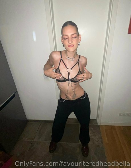 brunette onlyfans chaud nu img