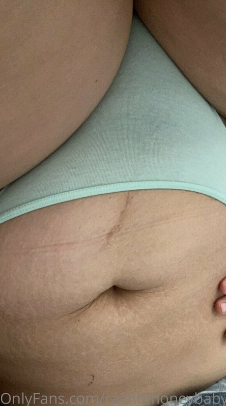 fille courbée dà côté onlyfans nus pornographiques galerie