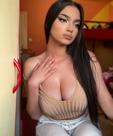 Kristina Djedovic star du porno parfaite galerie