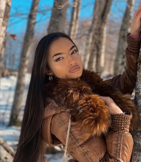 Kristina Djedovic modèle nu galerie