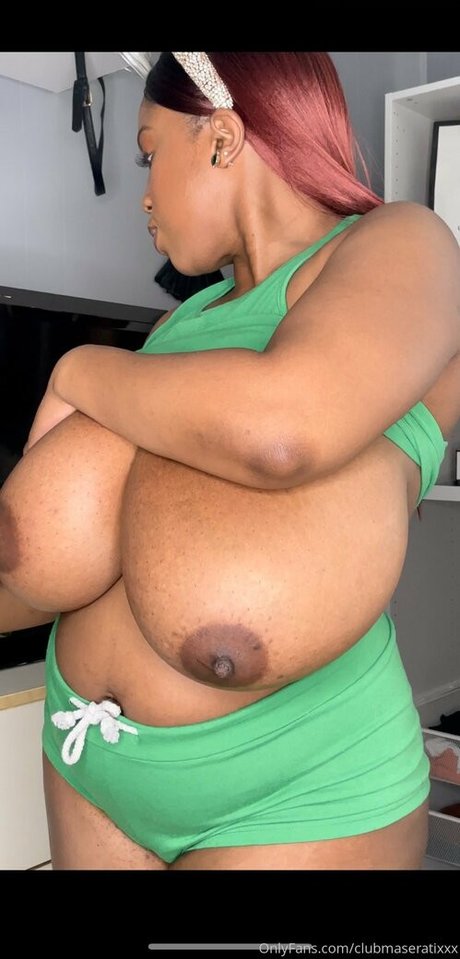 blonde aux gros seins onlyfans parfait nu archive