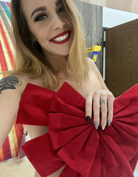 missym23 modèle pornographique collection