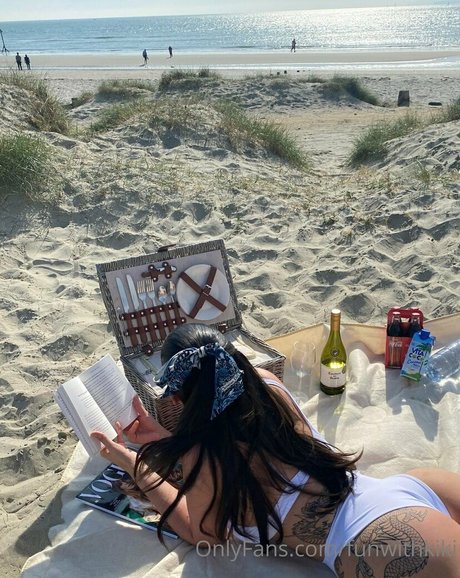 Funwithkiki étoile de haute qualité image