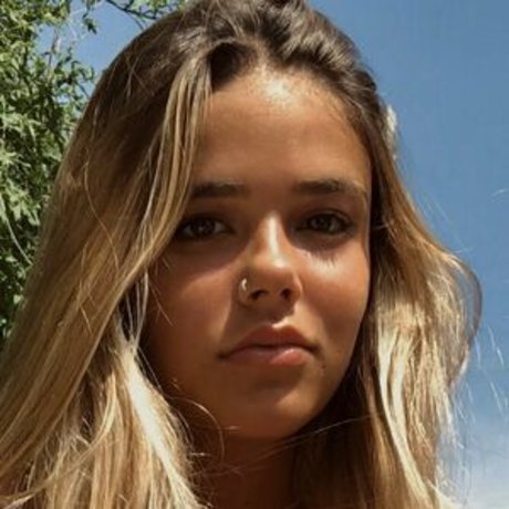 Caro Nigro star du porno en haute qualité image