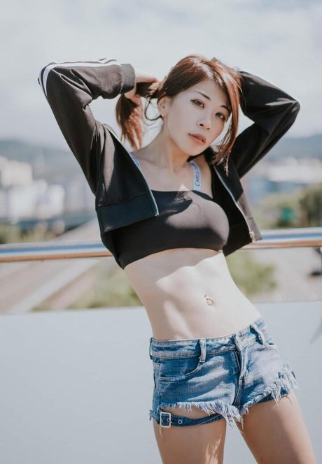 Avrillee999k star pornographique images