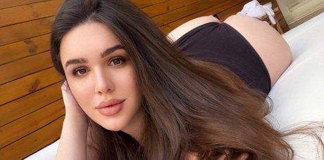 Yasmin Bianchi étoile xxx galeries