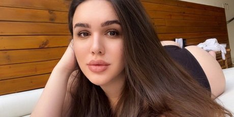 Yasmin Bianchi étoile sexy photo