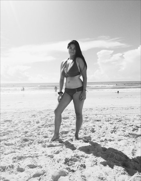 Amanda F modèle chaud galeries