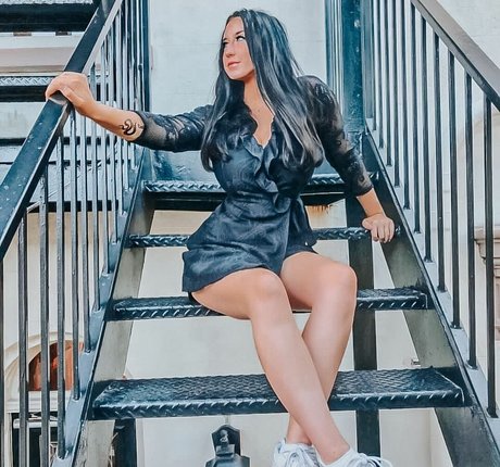 Olivia O modèle sexy images