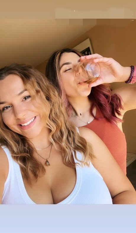 Julia G modèle érotique collection