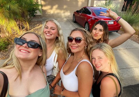 Julia G mannequin photos