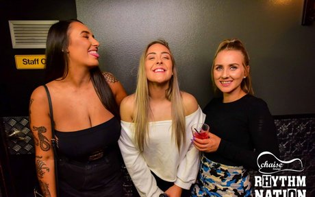 fans de latines matures uniquement haut gratuit photo