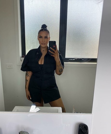 chatte brune onlyfans hd photos