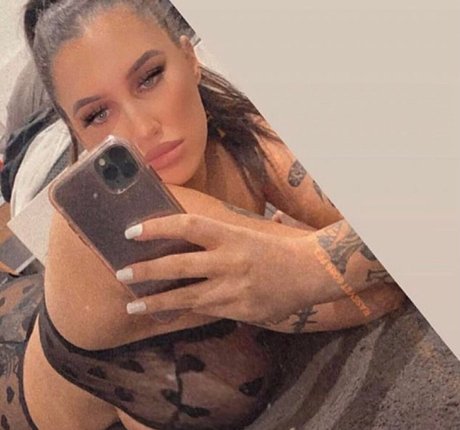 branlette éjaculation onlyfans haut érotique des photos