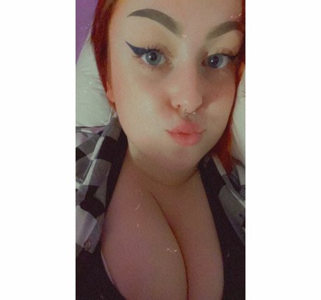 Destinee C modèle sexy archive