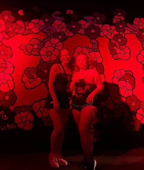 Sophia A étoile chaude galerie