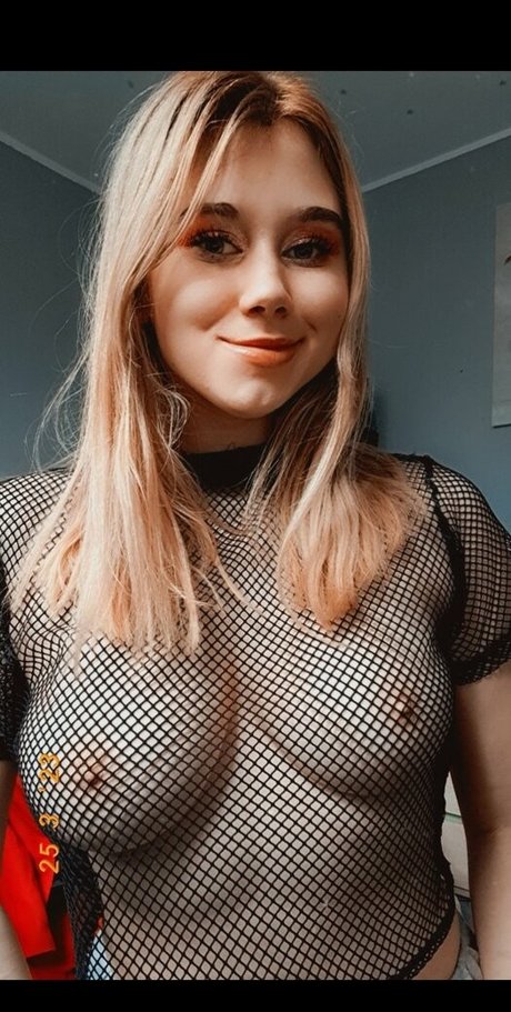 lingerie blanche onlyfans nus galerie