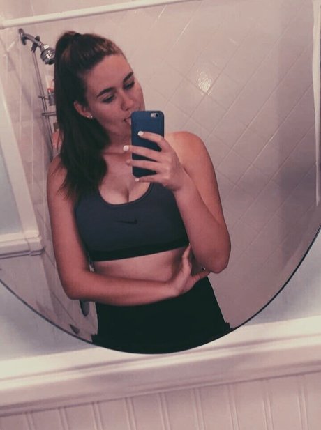 rousse aux gros seins onlyfans pornographique sympa galeries