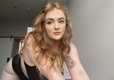fellation transexuelle onlyfans nue en haute qualité image