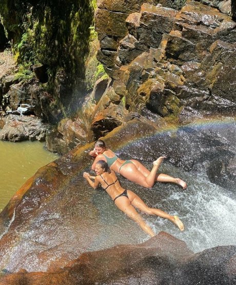 Tiana Hawkins star du porno adulte galerie