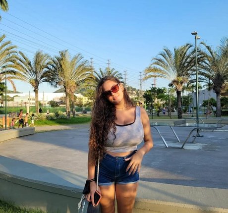 Alice M modèle hd images