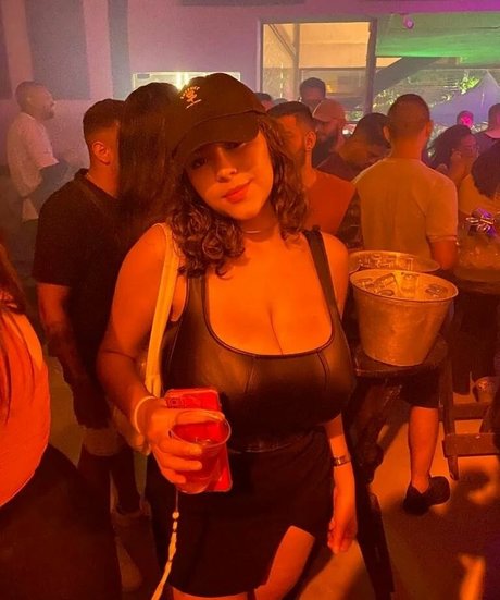 Alice M modèles nus archive