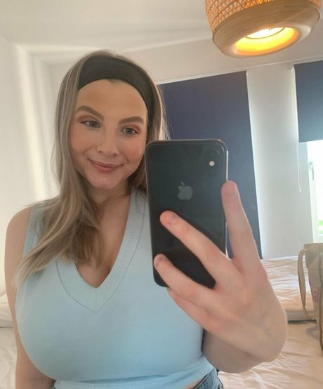 Stina beau modèle galeries