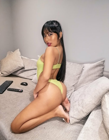 pocahontaslittle étoile nue image