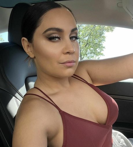 Anna Abreu étoile galeries