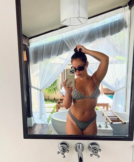 Anna Abreu star du porno belle galeries