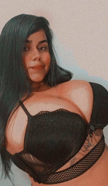 Pqnaai joli modèle photo