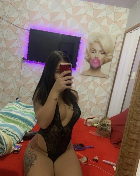 Hillary Andrade modèle adulte photo