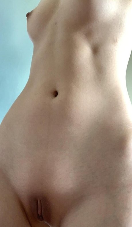 VirginAsianGF modèle adulte photo