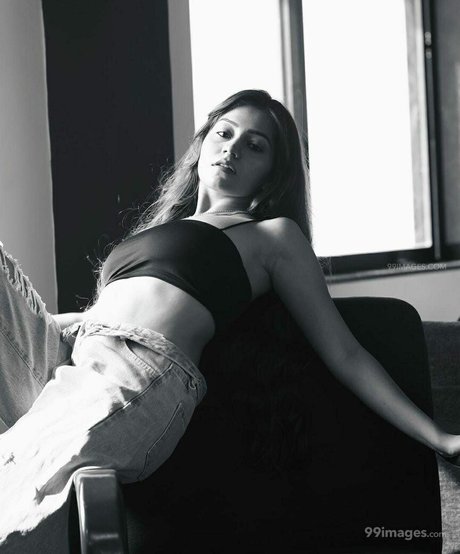 Simran Kaur Hundal modèle meilleur images