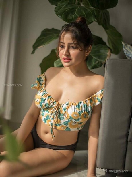 Simran Kaur Hundal étoile adulte galeries