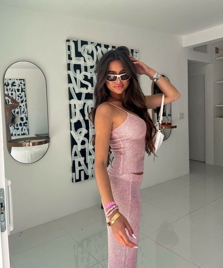 Taylor Nunez modèle de haute qualité images