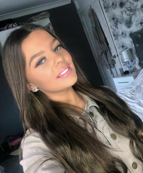 bbw gothique uniquementfans chaud adulte image