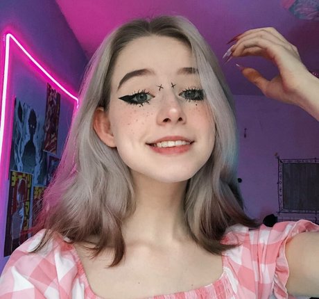 Opshi actrice de nus photos