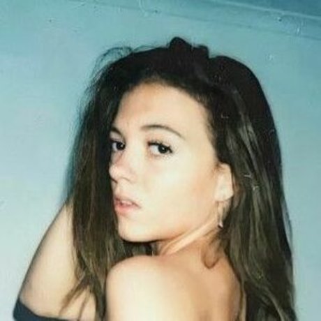 Ells Gracee étoile nue photos